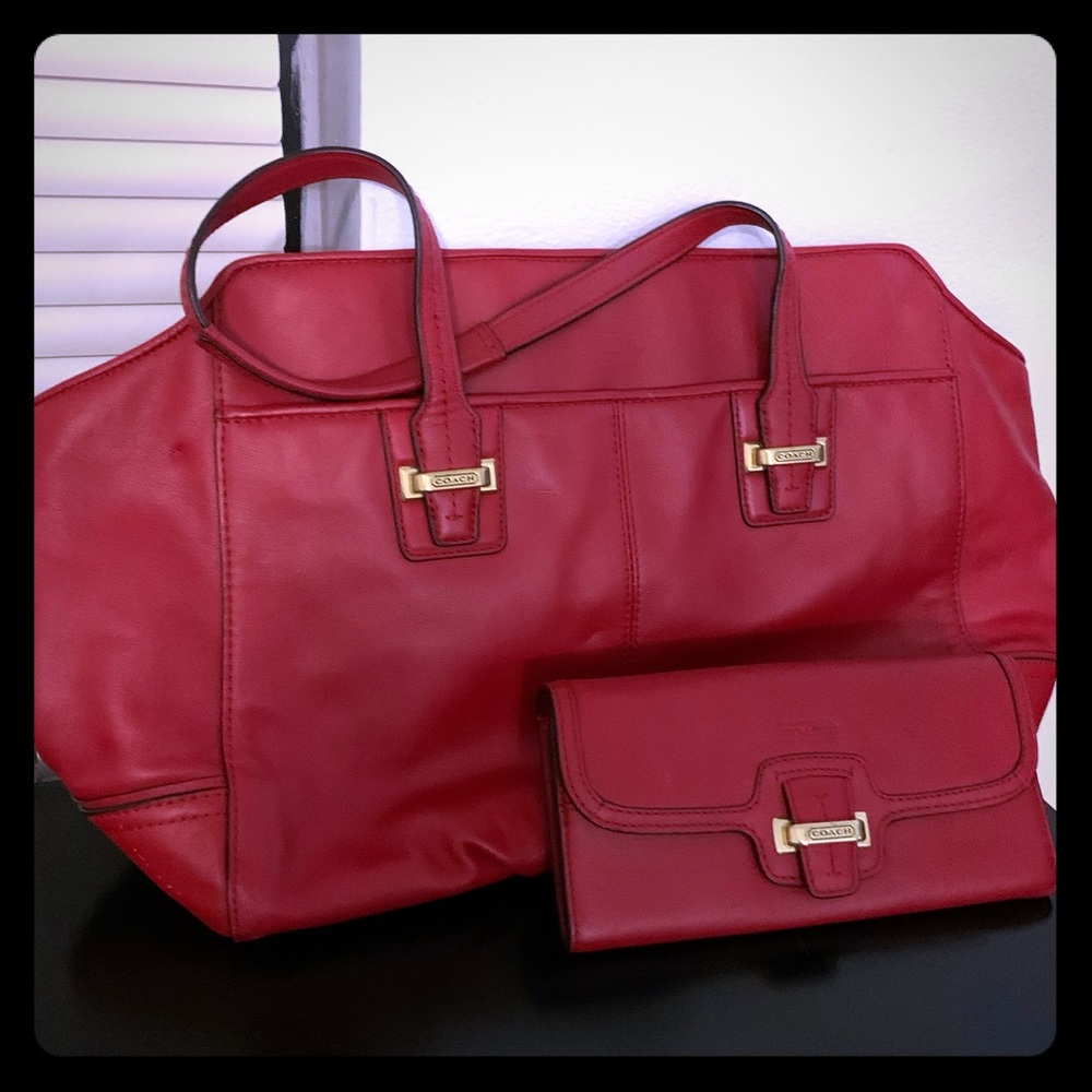 Coach purse and matching wallet